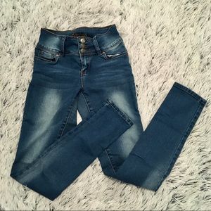 🦄 CLEARANCE Blue Booty Lifting Jeans 💫